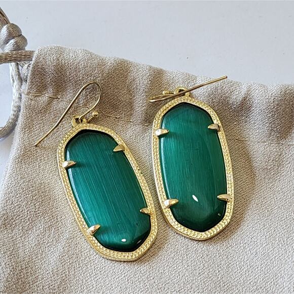 Kendra Scott Gold Emerald Green Elle? Drop Earrings - Picture 1 of 5